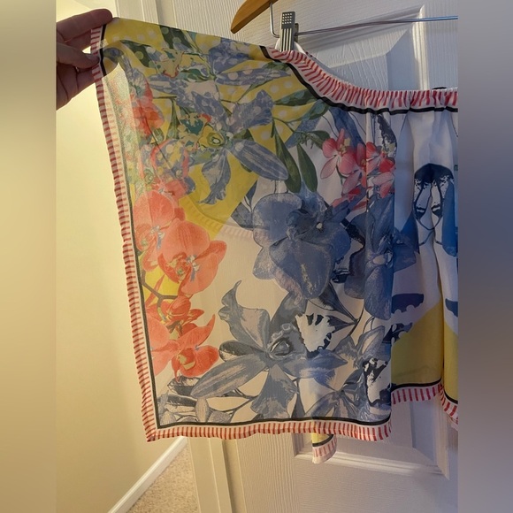 Flying tomatoes top • women’s small - Picture 8 of 8